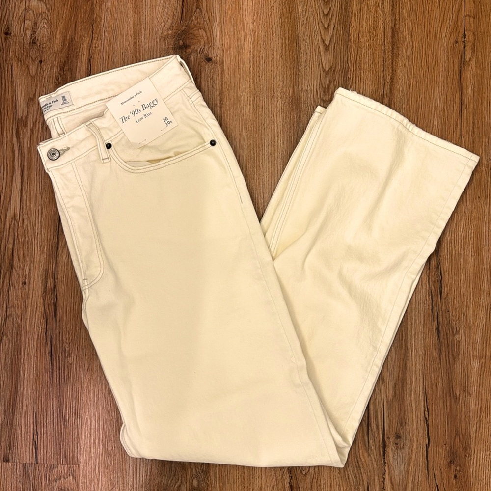 Never worn Abercrombie jeans